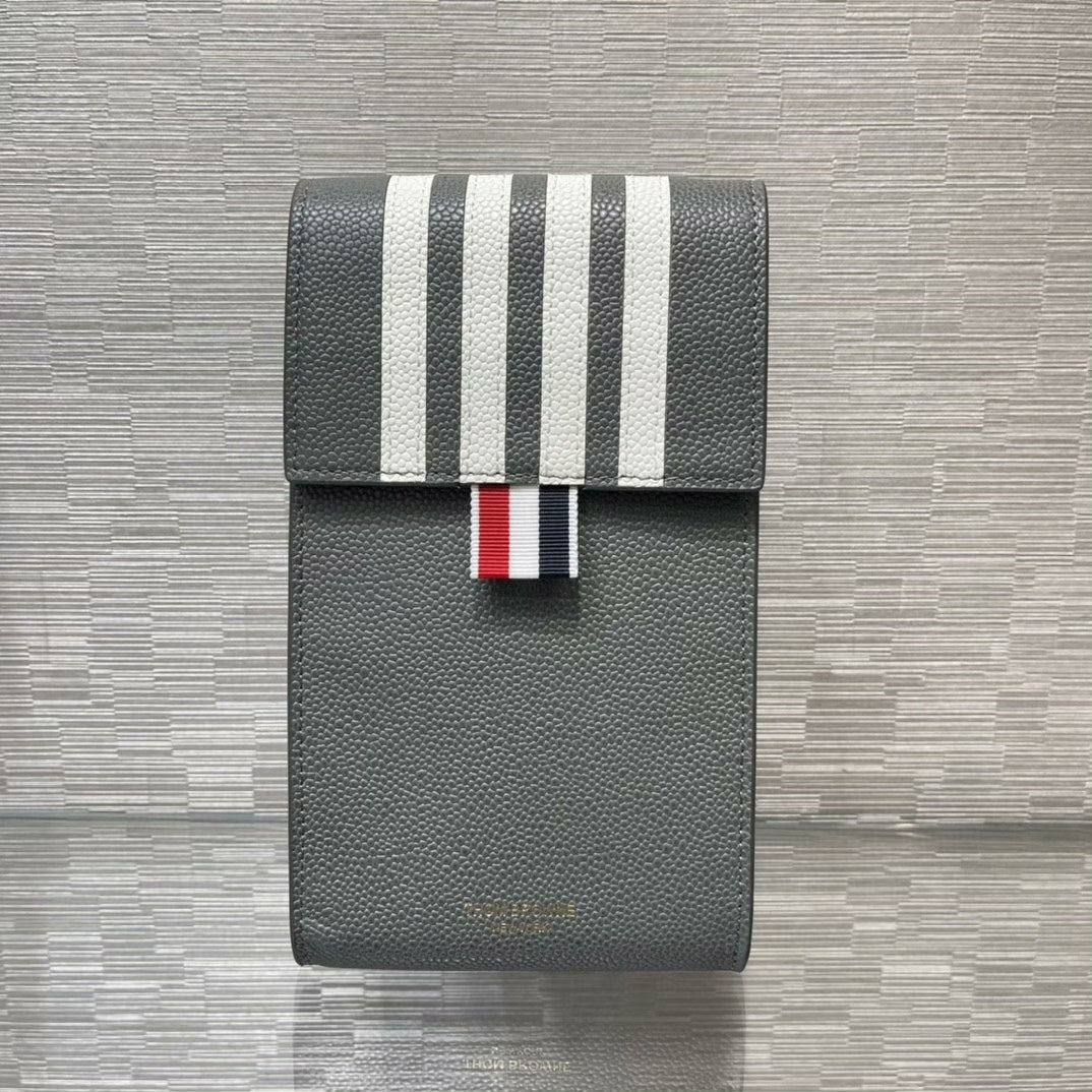 Classic four-bar mobile phone bag